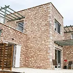 Stone Bay 1 Петалидион