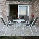 Дом отдыха Stone Bay 1
