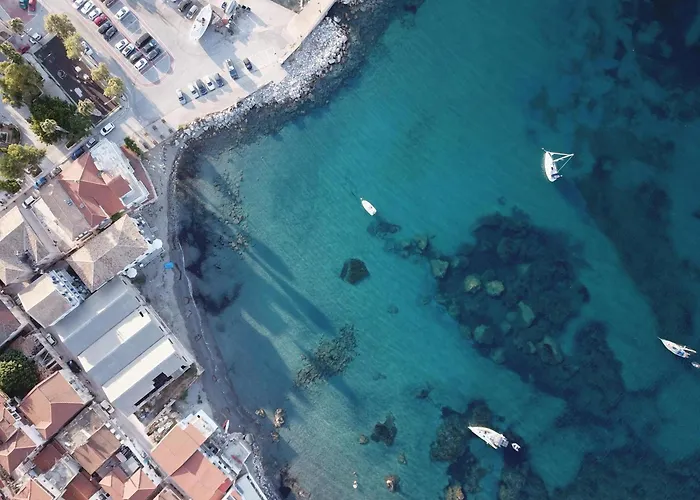 Stone Bay 1 *